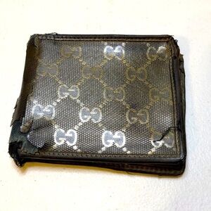 Vintage Gucci Wallet with flaws Make an offer